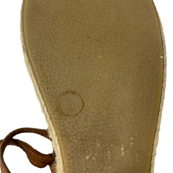 JACQUES LEVINE Camel Elise Wedge Sandals - Picture 8 of 8